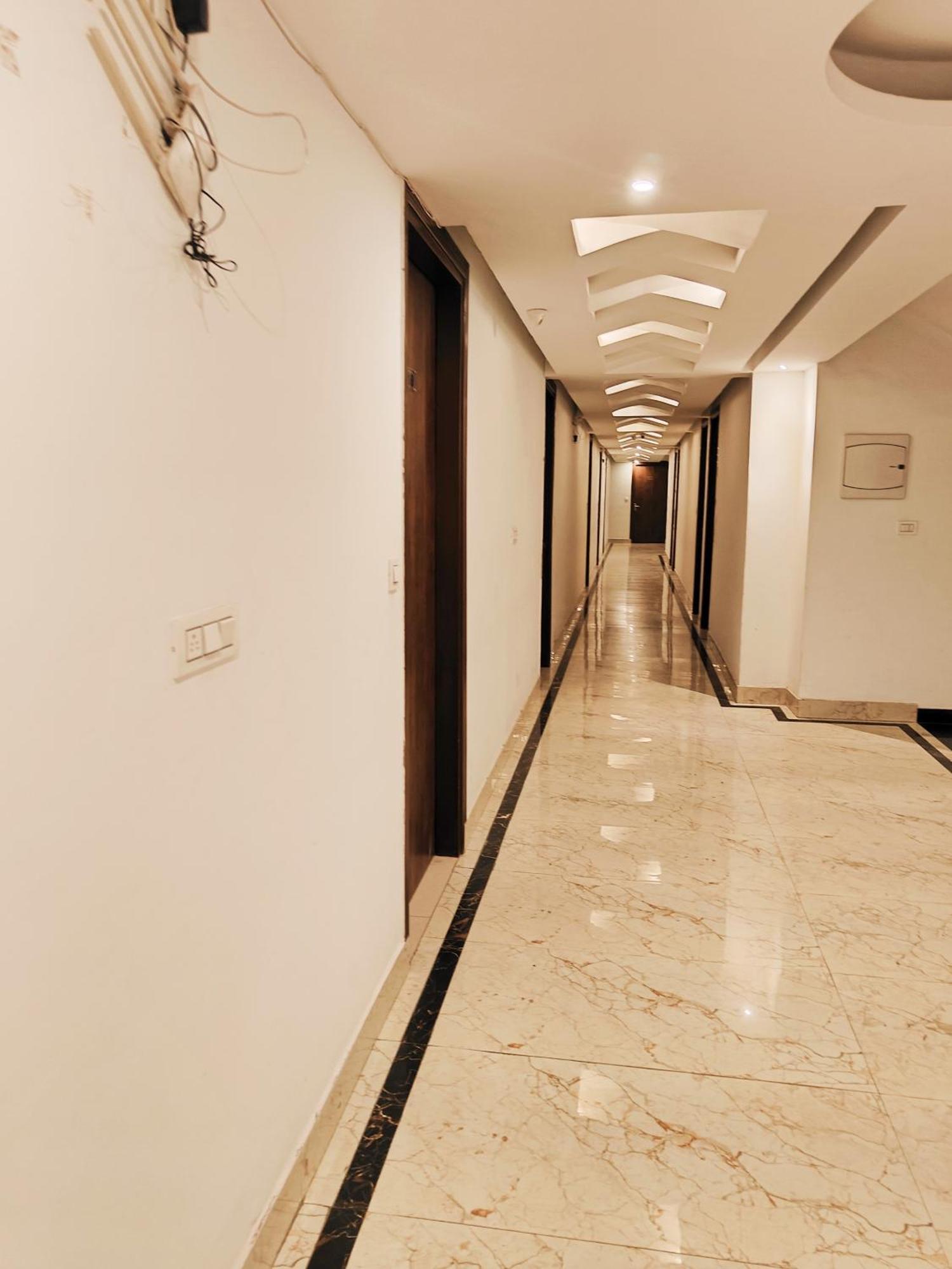 Hotel Le Mount Plaza Near Igi Airport Delhi New Delhi Exterior photo